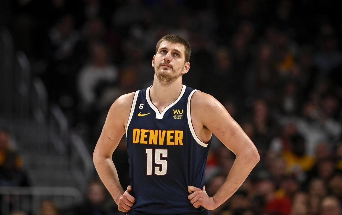 篮球NBA球队教练强调防守纪律（NBA球队主教练强调防守纪律性）