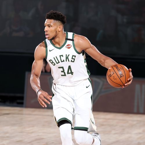 韦世豪比赛中与酒井高德发生口角（赛中韦世豪与酒井高德发生言语冲突）