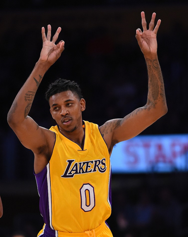 米体：邓弗里斯预计12月中旬回归；姆希塔良、达米安接近复出（米体：邓弗里斯或将于12月中旬复出，姆希塔良与达米安复出在即）