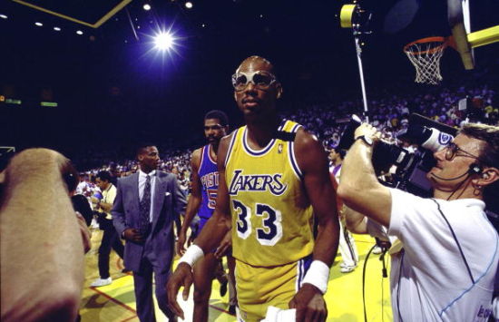 诺伊尔：上半场你能看到谁是更强的队伍；下半场比赛完全不同（诺伊尔：上半场高下立见，下半场完全是另一回事）